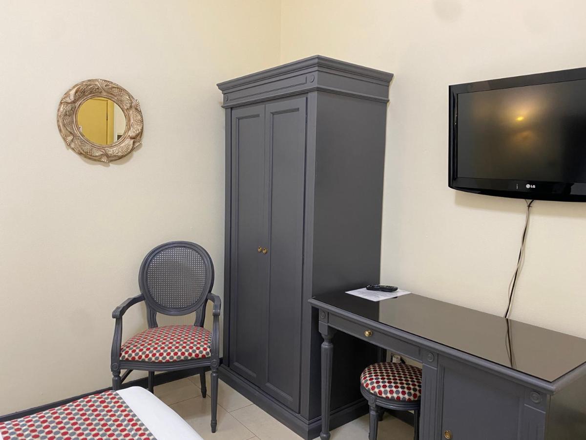 Hotel Estee Desenzano del Garda Luaran gambar