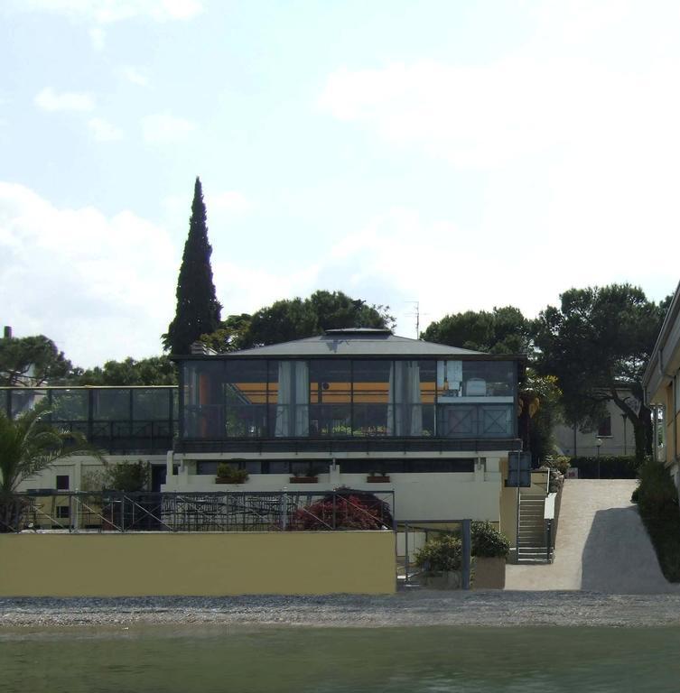 Hotel Estee Desenzano del Garda Luaran gambar
