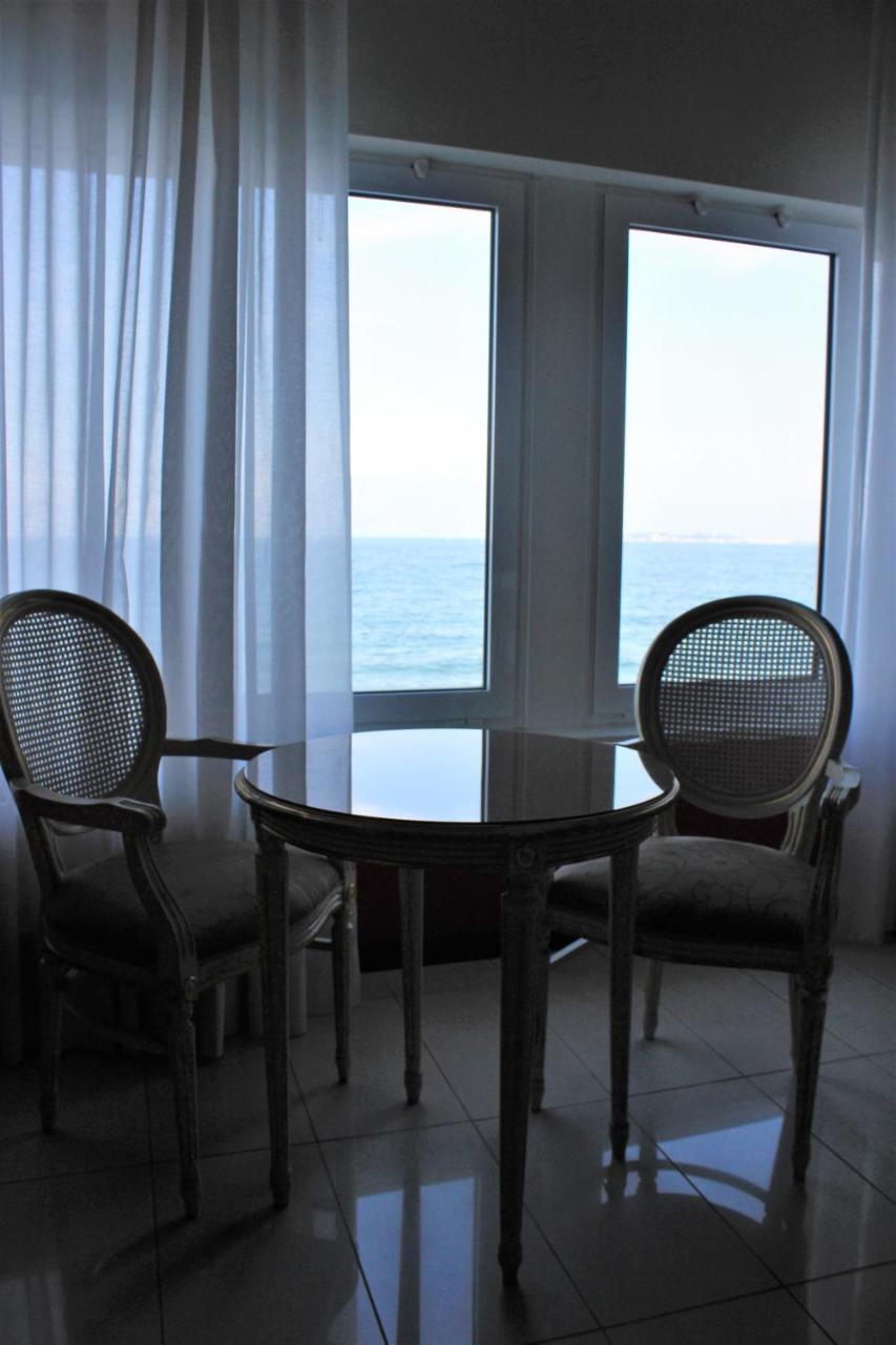 Hotel Estee Desenzano del Garda Luaran gambar