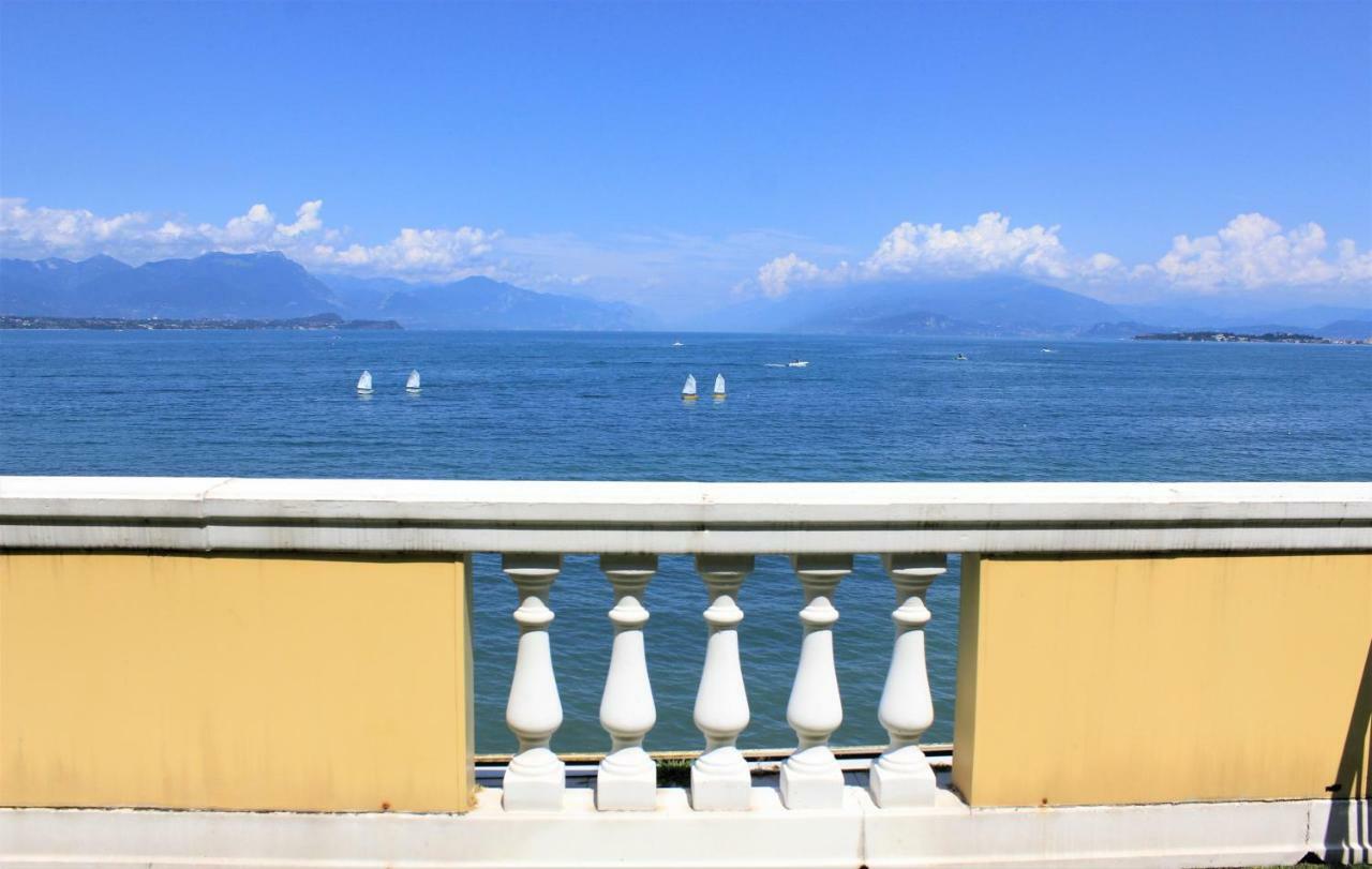 Hotel Estee Desenzano del Garda Luaran gambar